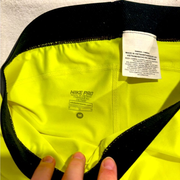 Nike pro shorts size:M - Picture 3 of 3
